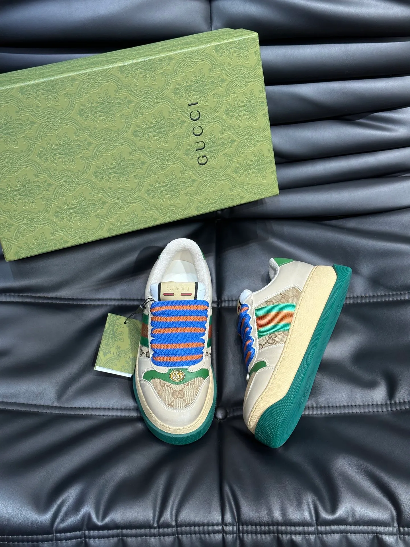 Men's men's shoes 💰p480 "GUCC*" Screener series 👫 Couple style GG thick-soled sneakers, the Screener series is inspired by the classic sneakers of the 1970s, cleverly incorporating the retro Gucci logo, two-color waterproof platform soles, and 5CM thick soles to enhance the aura, conveying the new design concept that a single product should be permanently accompanied by the passage of time, creating a retro distressed effect, decorated with metal double G oval enamel details! High-quality, versatile classic items, highly recommended. Size female 35-39, male 38-44